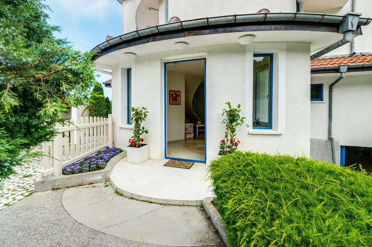 Villa White Dove 골든샌드 외부 사진